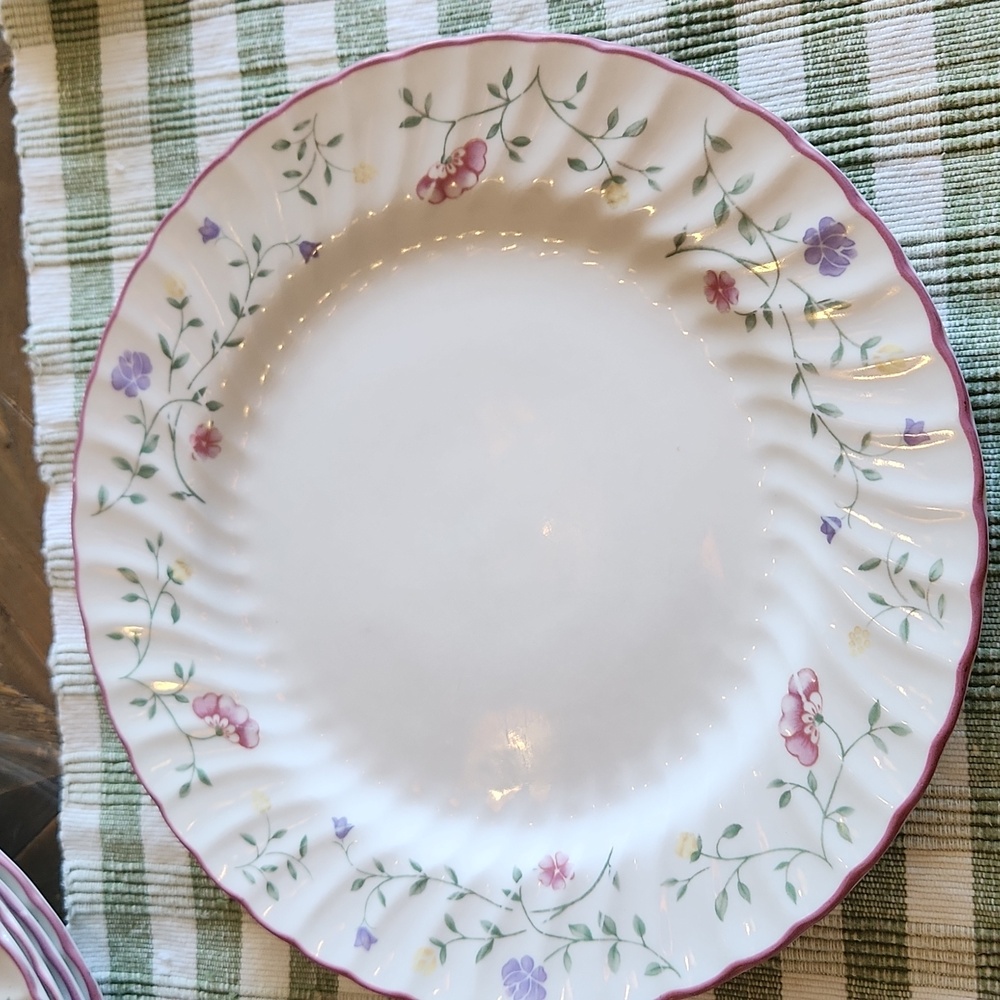 Summer Chintz Pattern Dinner Plates By Johnson Bros. England Ceramic Floral - Picture 8 of 11